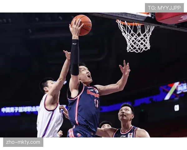 杨希攻防两端数据亮眼 海港新援抢断过人本土前列